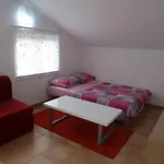 Veronika Apartment *