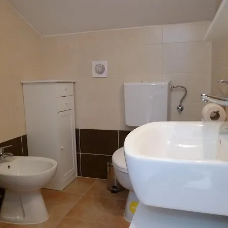 Veronika Apartment Nin