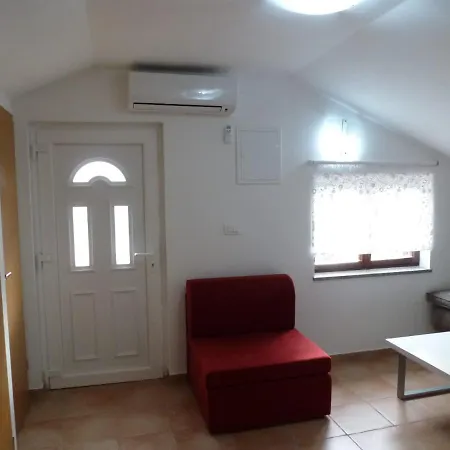 Veronika Apartment Nin