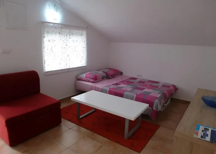 Veronika Apartman *